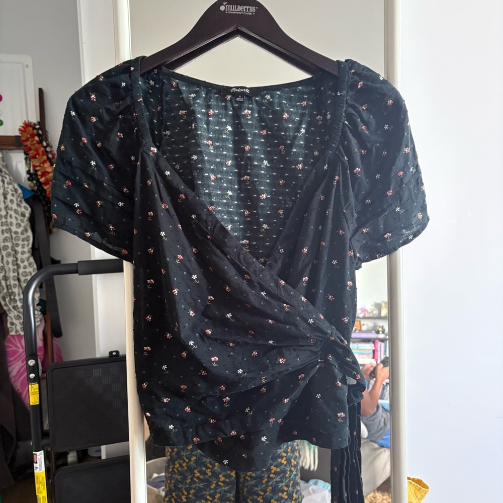Madewell 100% cotton Black Floral Wrap Blouse with puff sleeves